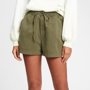 NWT Gap Utility Pull-On Shorts - L